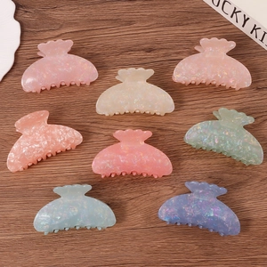 Set of 8 petal-shaped macaron colored hair claws with iridescent opal texture