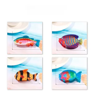 Détails de diverses pinces à cheveux en forme de poissons tropicaux avec dimensions