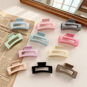 Lot de 10 pinces à cheveux carrées colorées aux tons pastels et au design évidé