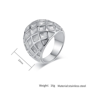 Detailed view of 22mm silver stainless steel ring with 16g weight and grid pattern texture