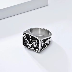 Men's retro eagle signet ring in silver stainless steel with American flag relief