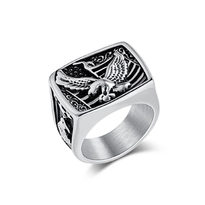 Vintage eagle signet ring for men in stainless steel with American flag textured details