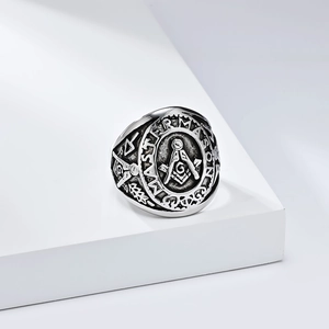 Anillo de sello masónico retro de acero inoxidable con acabado en plata y negro