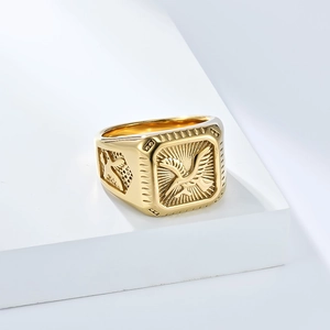 Men's 18K gold plated titanium steel eagle signet ring with detailed relief patterns