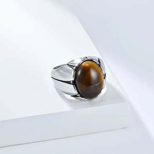 Anillo vintage para hombre de acero inoxidable con una gran piedra ojo de tigre ovalada
