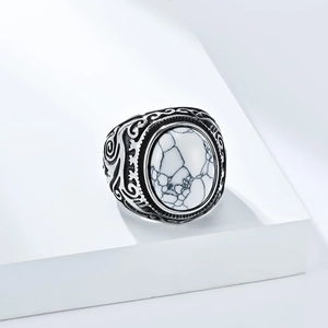 Anello vintage da uomo in acciaio inossidabile con pietra turchese bianca e incisioni