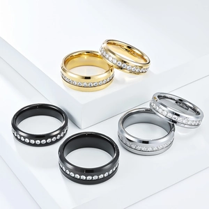 Anillos de lujo de acero de tungsteno con circonitas en acabados oro, plata y negro