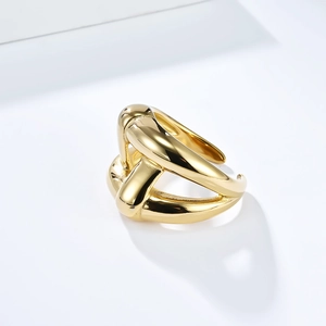Bague nœud minimaliste plaquée or 18 carats avec design ouvert réglable et fini poli