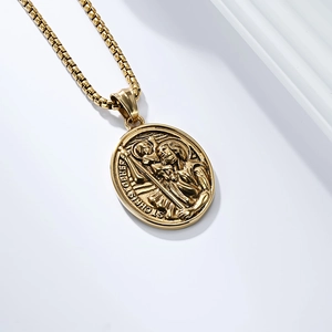 Gouden Sint Christoffel medaillon hanger met reliëf op een vierkante box-schakelketting