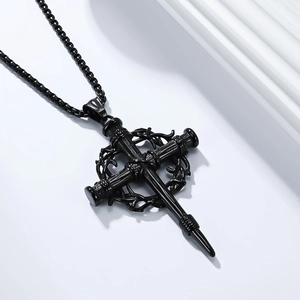 Collana a croce gotica in acciaio inossidabile nero con ciondolo a corona di spine