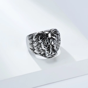 Vintage Herrenring aus Edelstahl mit Löwenkopf im detailreichen Punk-Gothic-Stil