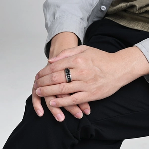 Anillo giratorio vikingo de acero inoxidable plateado para hombre estilo casual