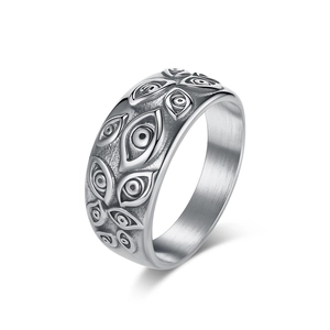 Gotischer Punk-Ring aus Edelstahl mit bösem Blick Relief und gehämmerter Vintage-Textur
