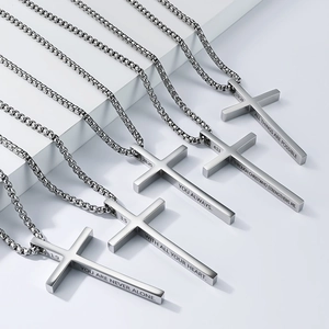 Minimalistische silberne Edelstahl-Kreuzkette mit inspirierender Bibelvers-Gravur