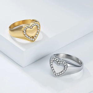 Fashionable 18K gold and silver stainless steel heart rings with sparkling crystals
