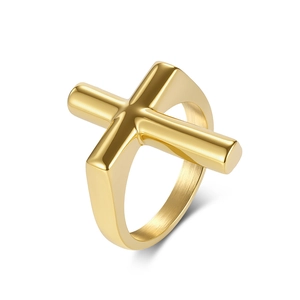 Bague croix dorée polie en acier inoxydable avec détails de texture en métal brossé