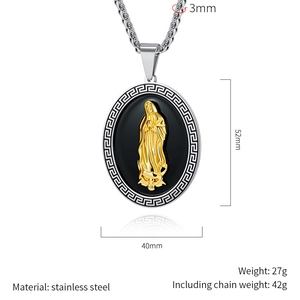 Detail der 18K Gold Madonna Anhänger mit griechischem Muster auf Edelstahl Halskette