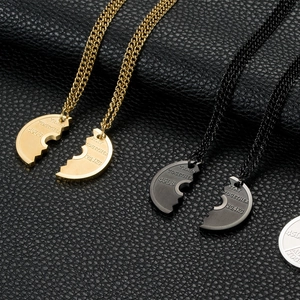 Collana di coppia con disco pesi in acciaio inossidabile oro e nero sportiva