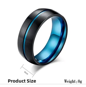 Dettaglio dell'anello da 8mm in nero opaco spazzolato con scanalatura blu lucida