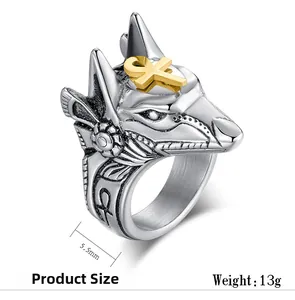 Vue détaillée de la bague Anubis avec largeur de 5,5 mm et poids de 13 g en acier