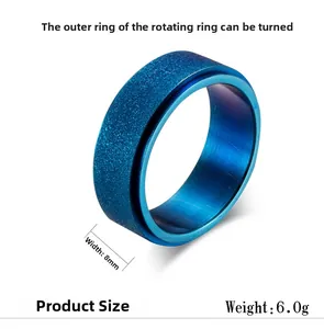 Détail d'une bague rotative de 8mm en acier inoxydable bleu avec finition sablée mate