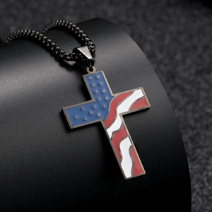 Collier croix en acier inoxydable noir avec motif drapeau américain et chaîne à perles