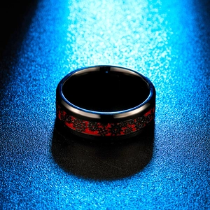 Bague punk pour hommes avec engrenage mécanique, incrustation rouge et fini noir poli