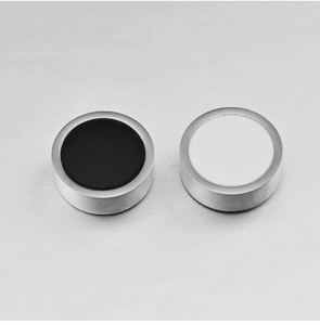Orecchini magnetici a doppia faccia minimalisti in acciaio inossidabile bianco e nero