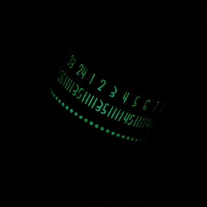 Glow in the dark gold stainless steel rotatable ring with green luminous Arabic numerals