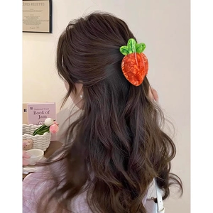 Kreative Haarspange in Karottenform aus orangefarbenem Acetat für langes Haar