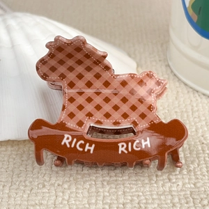 Molla per capelli a forma di cavallo a dondolo a quadri marroni con scritta RICH RICH