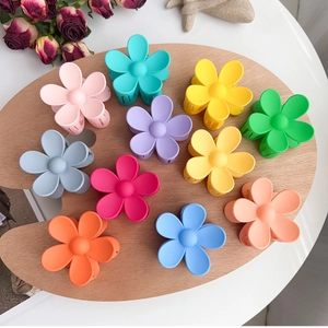 Matte Plastic Flower Hair Claw Clips Large Candy Color Non-Slip Hair Claws Sweet Hair Accessory For Women Daily Wear