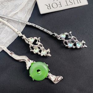 Épingles à cheveux irrégulières argentées avec disque de jade vert et pierres opales