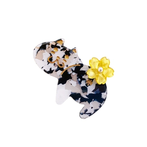 Fermaglio per capelli a forma di gatto in acetato con fiore giallo e perla