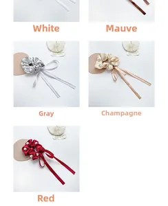 Détails de chouchous en satin de cinq couleurs avec de grandes perles et de longs rubans