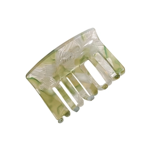 Pince à cheveux carrée en acétate avec motif marbré vert pour un style élégant