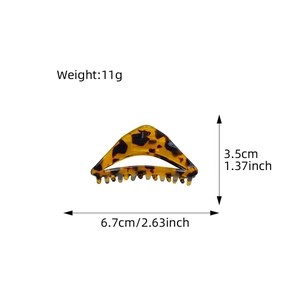Minimalist tortoiseshell acetate geometric hair claw clip with triangle design and dimensions
