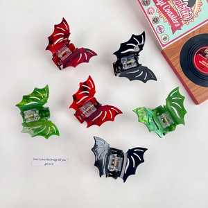 Gothic Bat Wing Shaped Hair Claw Clip Acrylic Halloween Hair Accessory For Women Party Decorative Headwear