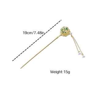 Épingle à cheveux chinoise classique avec émail bambou vert et pompons en perles