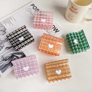 Acrylic Plaid Square Hair Claw Clip With Heart Decoration Retro Elegant Shark Clip For Women Hair Styling Accessories