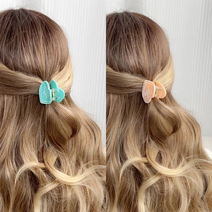 Pinces à cheveux cœur en acrylique avec texte anglais pour un style élégant