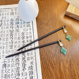 Vintage Chinese Style Wooden Hair Stick Minimalist Handmade Wood Hairpin With Resin Green Leaf Artificial Pearl Tassel Women Traditional Hair Jewelry