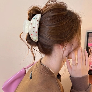 Pince à cheveux vintage française en acétate blanc nacré avec des strass colorés