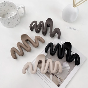 Large Wave Design Matte Hair Claw Clip For Women PS Material Shark Clip Thick Hair Styling Accessory Minimalist Headwear
