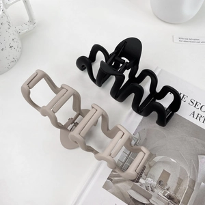 Chic matte wave hair claw clips in black and beige for thick hair styling accessories