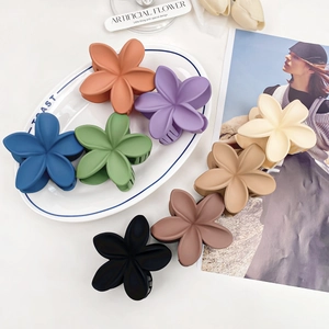 Matte Flower Hair Claw Clip For Women Elegant Frangipani Shark Clip Non-Slip Large Hair Accessories Thick Hair Styling