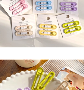 Lot de barrettes à cheveux ondulées aux couleurs macaron sur une carte de présentation vintage