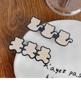 French style hair clips with cat and bear silhouettes in cream and black color