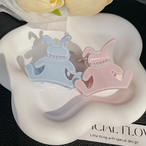 Cute acetate rabbit hair claws with pearl collar in pink and blue colors