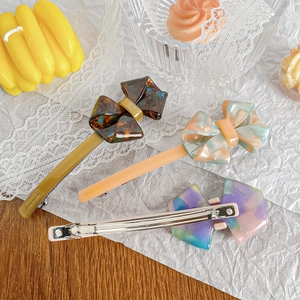 Set de 3 barrettes nœuds en acétate avec motifs marbrés et logo doré fait main